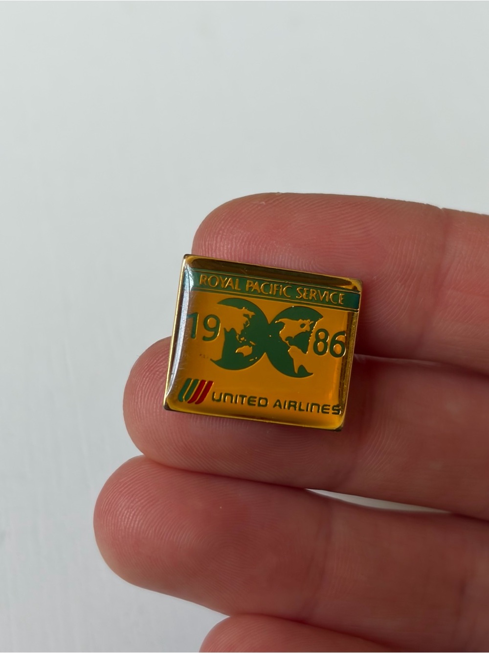 United Airlines Royal Pacific Service Vintage 1986 Lapel Pin Badge